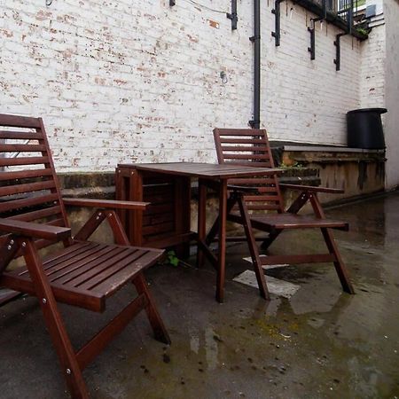 Lovely 2 Bedroom Apartment In Tooting Londra Exterior foto