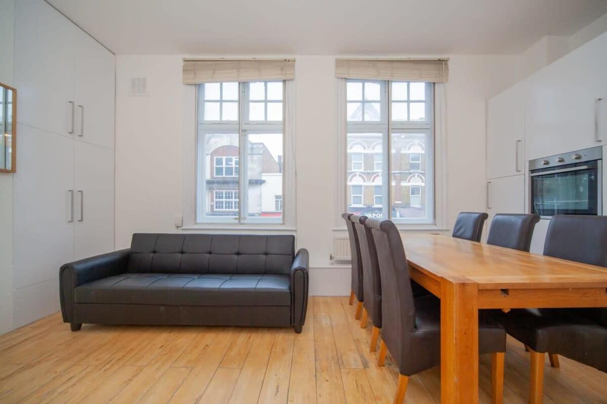 Lovely 2 Bedroom Apartment In Tooting Londra Exterior foto