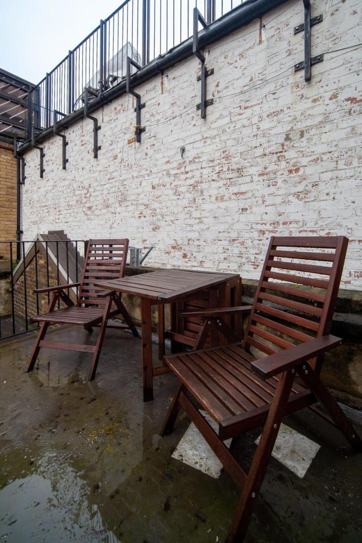 Lovely 2 Bedroom Apartment In Tooting Londra Exterior foto